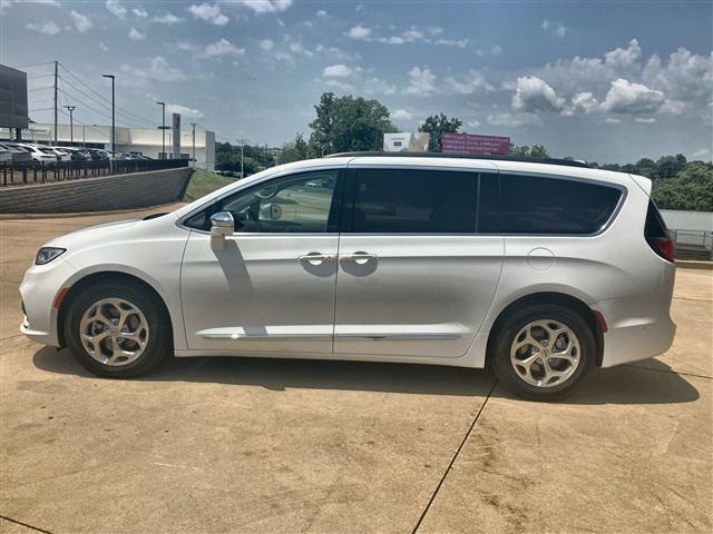 used 2022 Chrysler Pacifica car, priced at $25,933