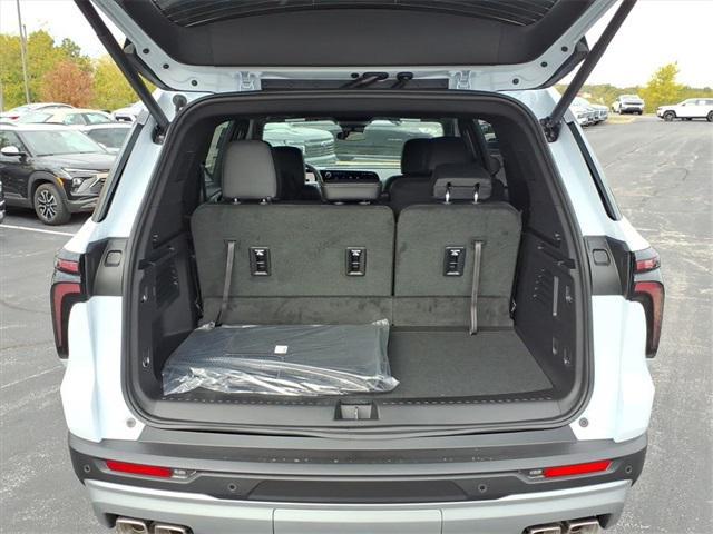 new 2026 Chevrolet Traverse car, priced at $46,381