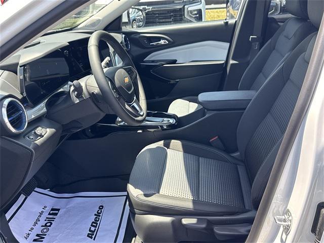 new 2025 Chevrolet Trax car, priced at $25,070