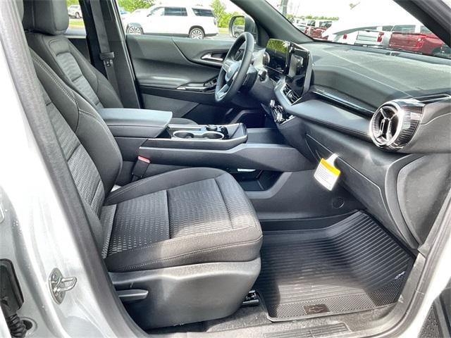 new 2026 Chevrolet Equinox car, priced at $30,290