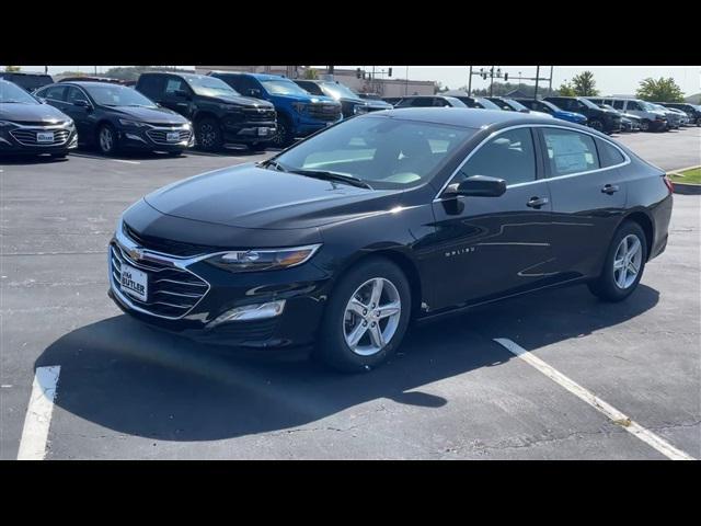 new 2025 Chevrolet Malibu car, priced at $27,101