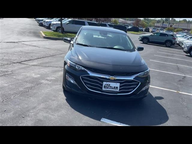 new 2025 Chevrolet Malibu car, priced at $27,101