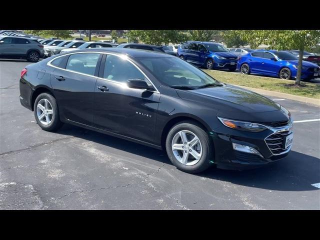 new 2025 Chevrolet Malibu car, priced at $27,101