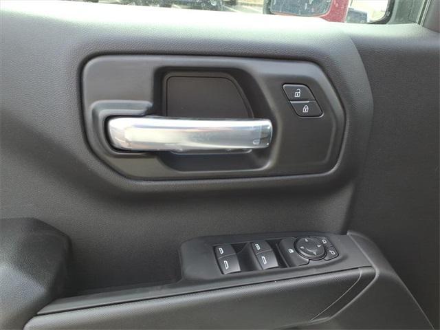 new 2026 Chevrolet Silverado 1500 car, priced at $40,621