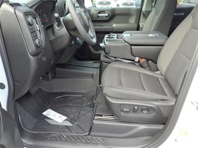 new 2026 Chevrolet Silverado 1500 car, priced at $40,621