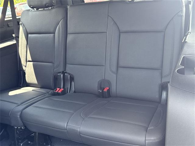 new 2025 Chevrolet Suburban car, priced at $75,952