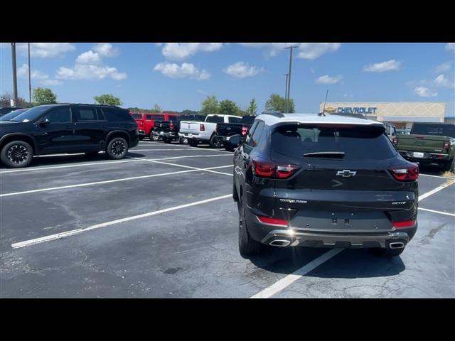 new 2025 Chevrolet TrailBlazer car, priced at $28,683