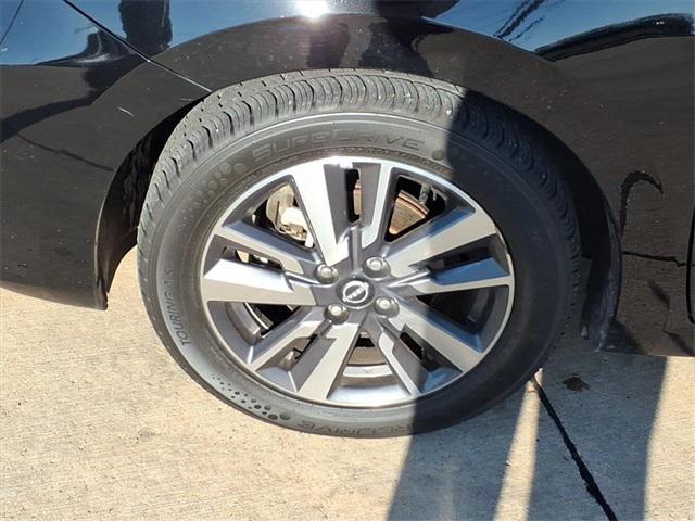 used 2023 Nissan Versa car