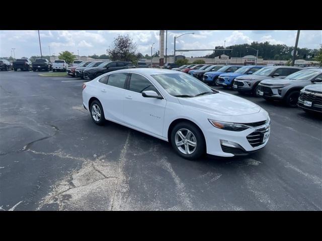 new 2025 Chevrolet Malibu car, priced at $25,117