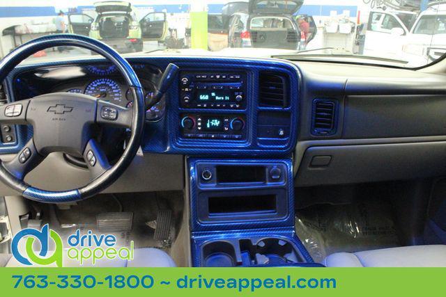 used 2005 Chevrolet Avalanche car, priced at $9,500