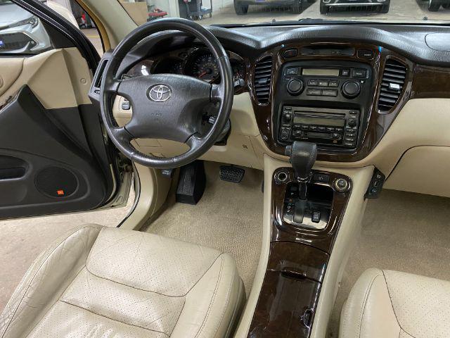 used 2003 Toyota Highlander car, priced at $8,900