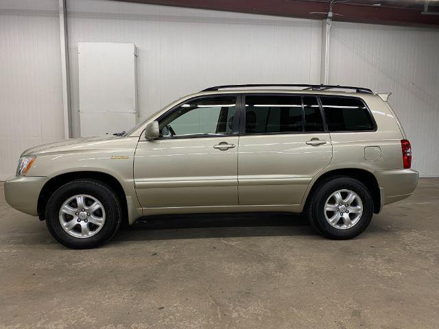 used 2003 Toyota Highlander car, priced at $8,900