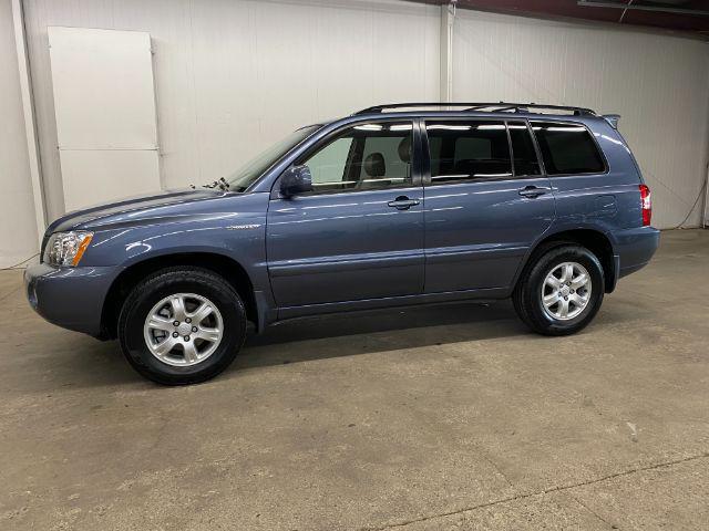 used 2002 Toyota Highlander car, priced at $9,997