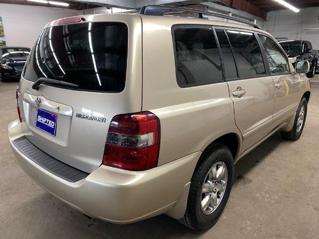 used 2004 Toyota Highlander car, priced at $11,997