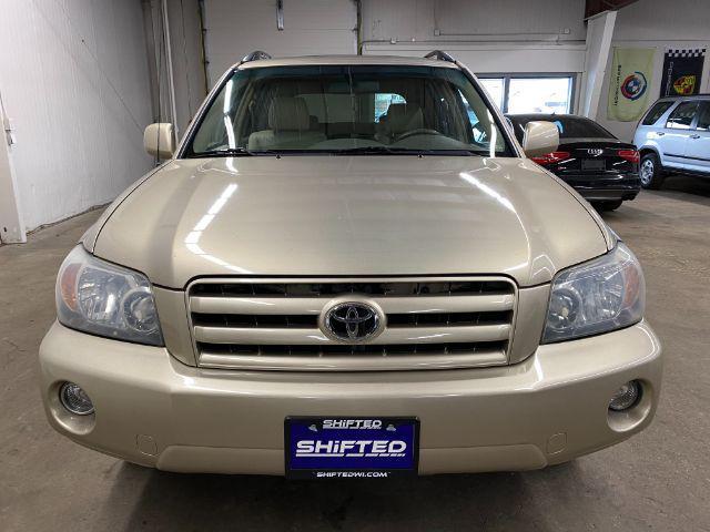 used 2004 Toyota Highlander car, priced at $11,997