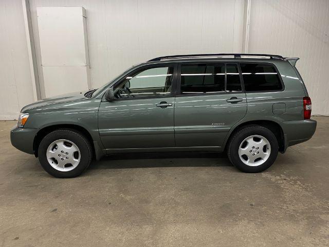 used 2007 Toyota Highlander car, priced at $13,997