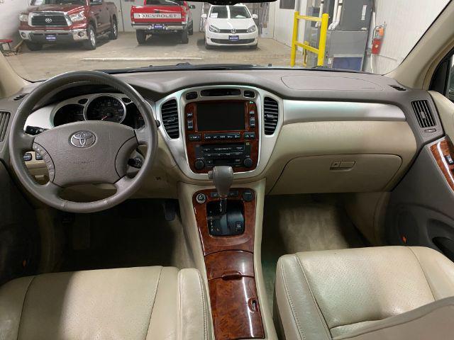 used 2007 Toyota Highlander car, priced at $13,997