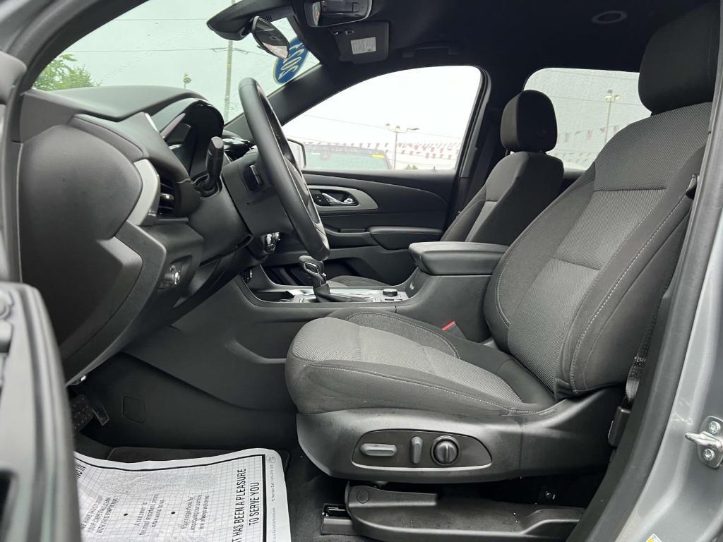 used 2023 Chevrolet Traverse car, priced at $28,900