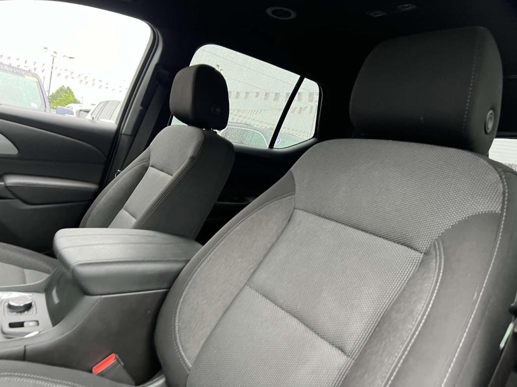 used 2023 Chevrolet Traverse car, priced at $28,900