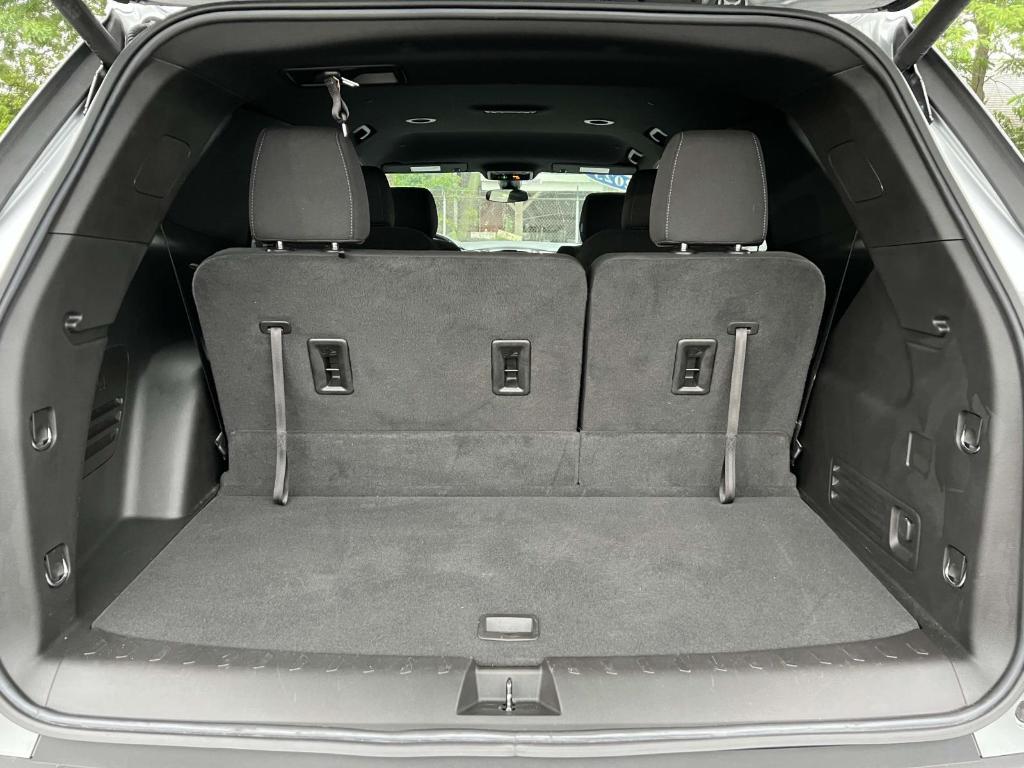 used 2023 Chevrolet Traverse car, priced at $28,900