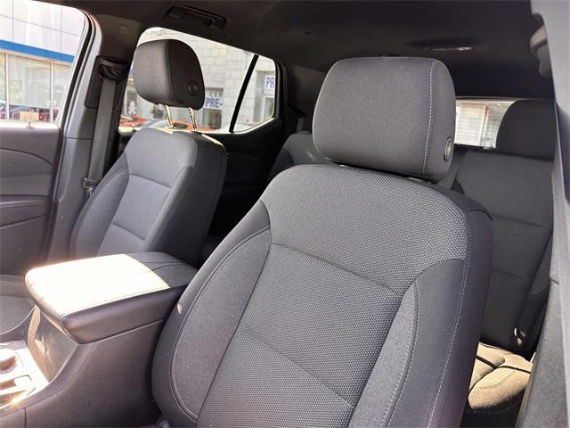 used 2022 Chevrolet Traverse car, priced at $25,950