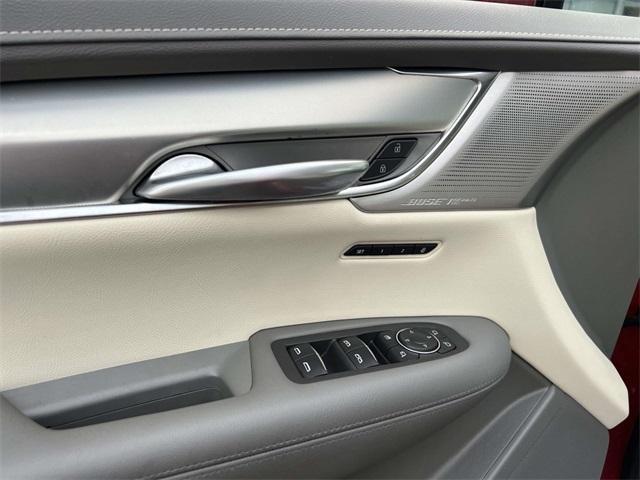 used 2022 Cadillac XT5 car, priced at $30,400