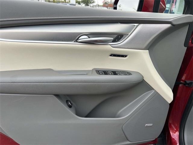 used 2022 Cadillac XT5 car, priced at $30,400