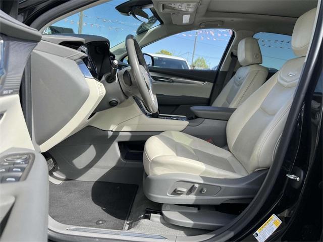 used 2022 Cadillac XT5 car, priced at $31,900