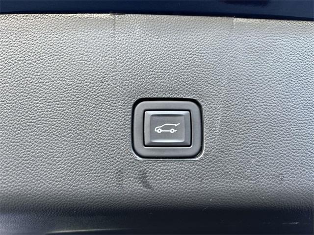 used 2023 Chevrolet Traverse car, priced at $24,700