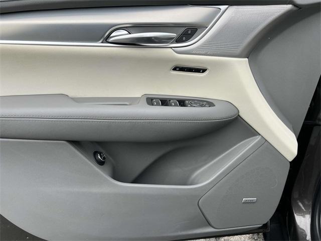 used 2020 Cadillac XT5 car, priced at $25,500