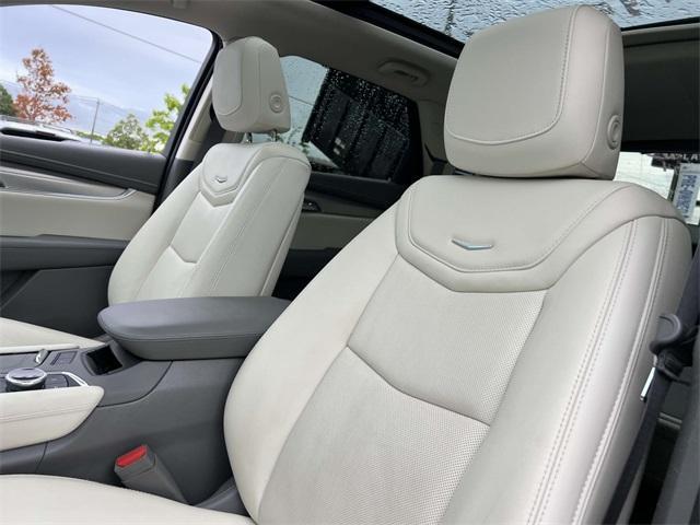 used 2020 Cadillac XT5 car, priced at $25,500