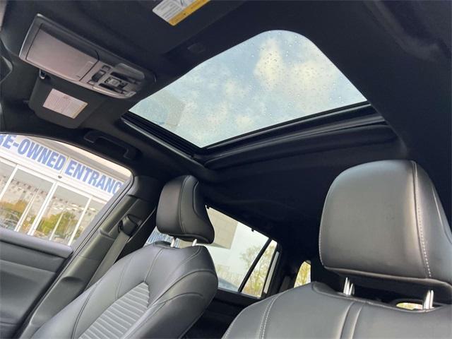 used 2022 Toyota Highlander car, priced at $35,900