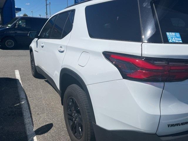 used 2023 Chevrolet Traverse car, priced at $30,800