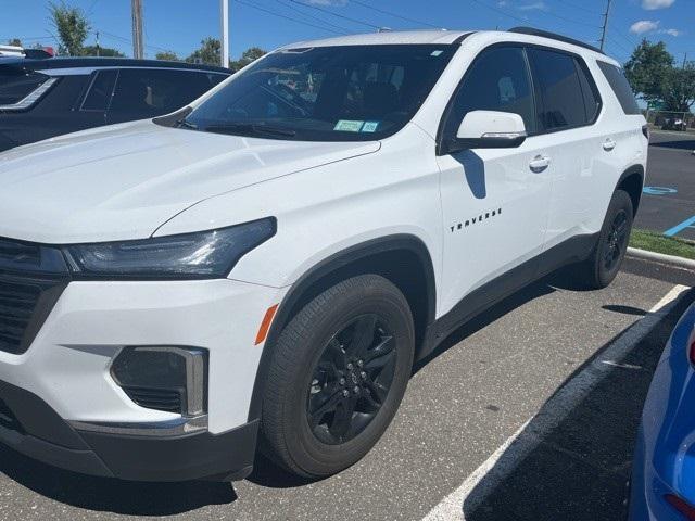 used 2023 Chevrolet Traverse car, priced at $30,800