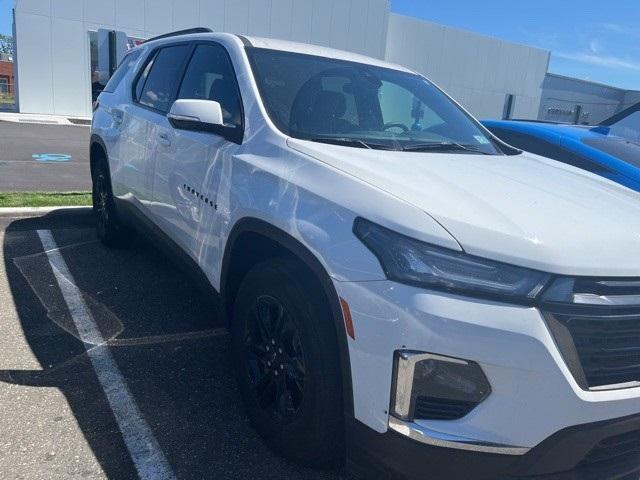 used 2023 Chevrolet Traverse car, priced at $30,800