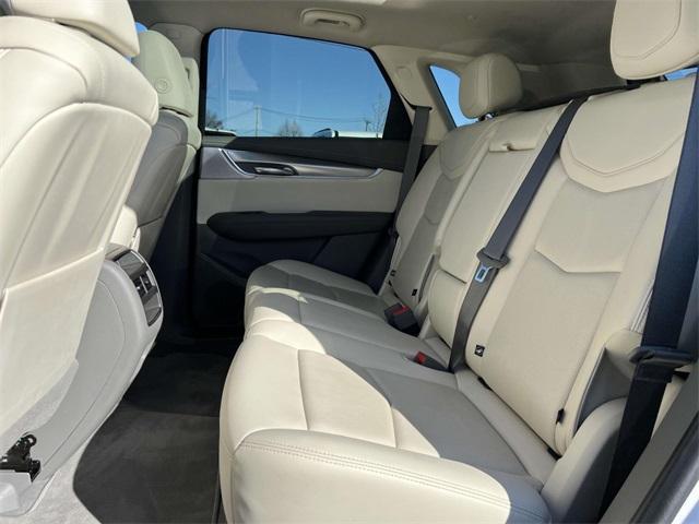 used 2022 Cadillac XT5 car, priced at $32,888