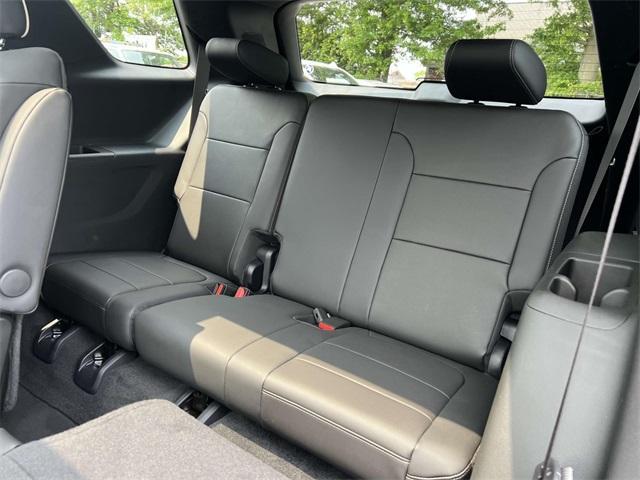 used 2023 Chevrolet Traverse car, priced at $38,950