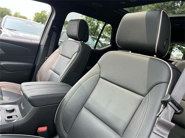 used 2023 Chevrolet Traverse car, priced at $38,950