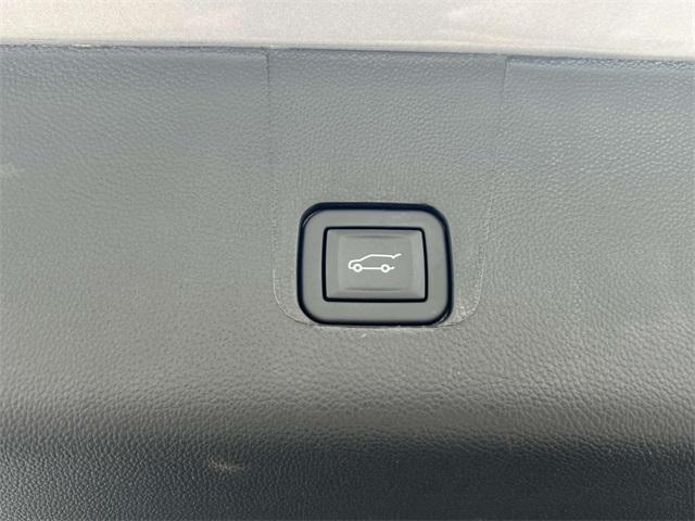 used 2023 Chevrolet Traverse car, priced at $38,950