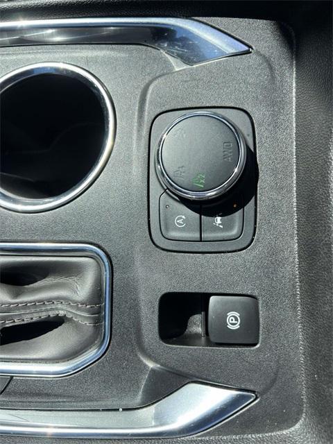 used 2022 Chevrolet Traverse car, priced at $23,900
