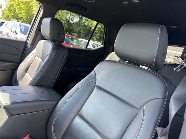 used 2022 Chevrolet Traverse car, priced at $23,900