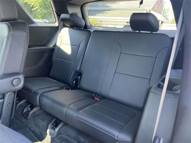 used 2022 Chevrolet Traverse car, priced at $23,900