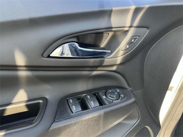 used 2022 Chevrolet Equinox car, priced at $18,900