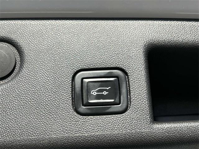 used 2022 Chevrolet Equinox car, priced at $18,900