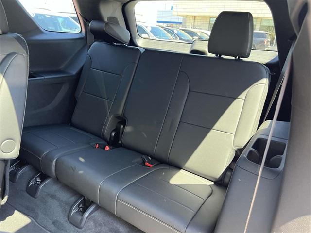 used 2022 Chevrolet Traverse car, priced at $26,400