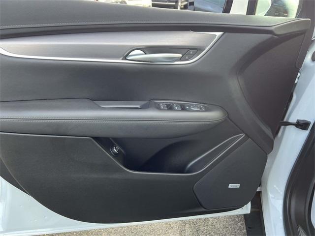 used 2023 Cadillac XT5 car, priced at $27,500