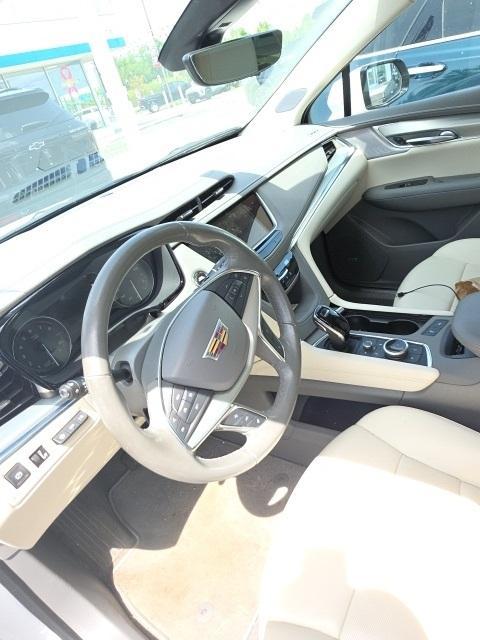 used 2022 Cadillac XT5 car, priced at $31,900