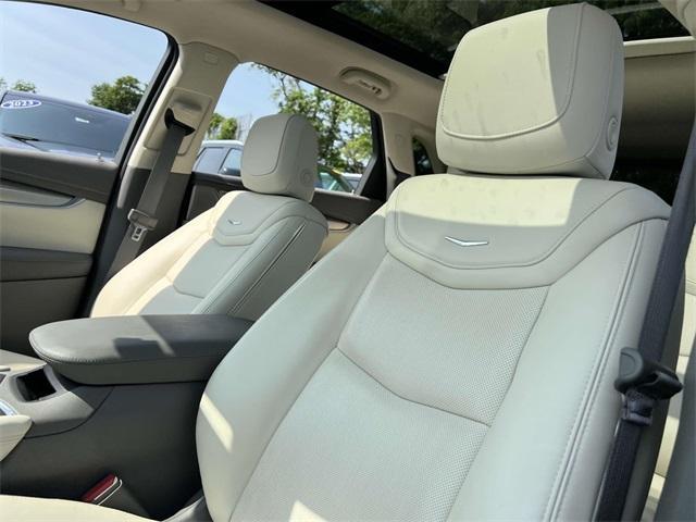 used 2022 Cadillac XT5 car, priced at $29,950