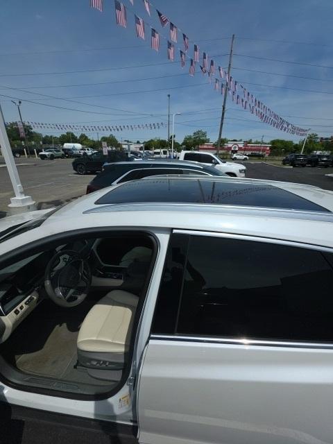 used 2022 Cadillac XT5 car, priced at $31,900