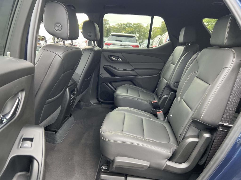 used 2023 Chevrolet Traverse car, priced at $29,850